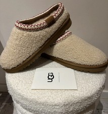 UGG Tasman