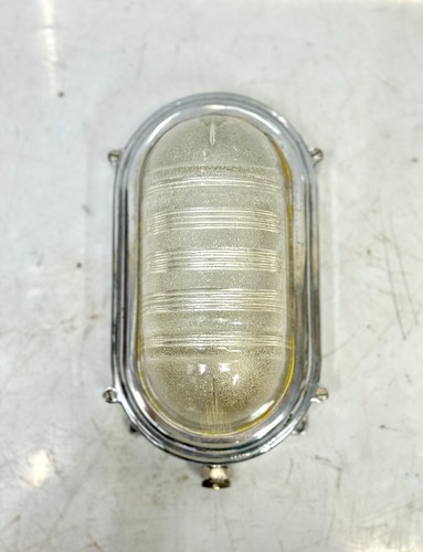 Ancienne lampe cloison ovale