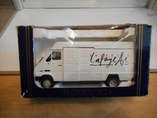 Eligor Renault Master B 110 Turbo "Lafayette" en blanc au 1:43 en boite
