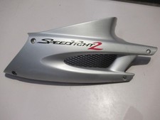 Plastique sous selle droit