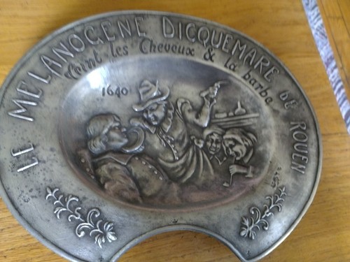 Ancien plat barbe etain - à,