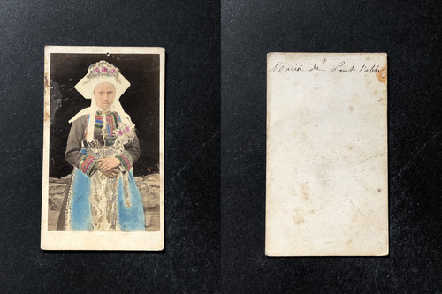 Femme costume breton de - en,