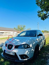 Grille centrale avant Seat Ibiza 6L Cupra nid d'abeille avec ou sans logo imp...