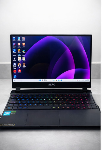 Gigabyte aero 64go - /,