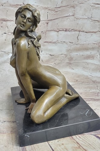 Sculpture bronze statue - sculpture,