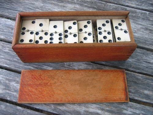Ancien jeu dominos - de, os