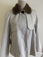 BEAU MANTEAU ZARA TAILLE M COULEUR BLANC CASSE COL FOURRURE SYNTHETIQUE