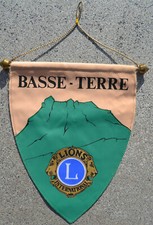 LIONS INTERNATIONAL fanion Guadeloupe autographe Michel FEUILLARD volcans 1975