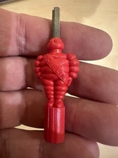 Adorable Bibendum Michelin Rouge Démonte Obus Collection Michelin Objet Garage