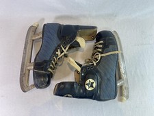 Ancienne paire de patins à