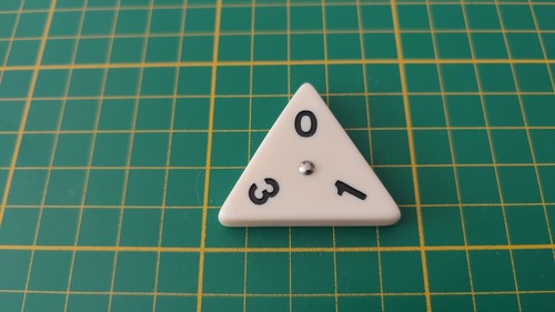 Pièce triangulaire 0 - pièce, 1