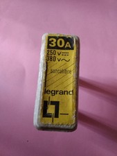 Porte Fusible Legrand Porcelaine Broche 9mm Entraxe De 3cm Fusible 30 AMPÈRES 