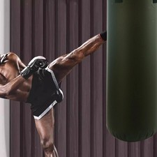 suspendu rempli d'eau