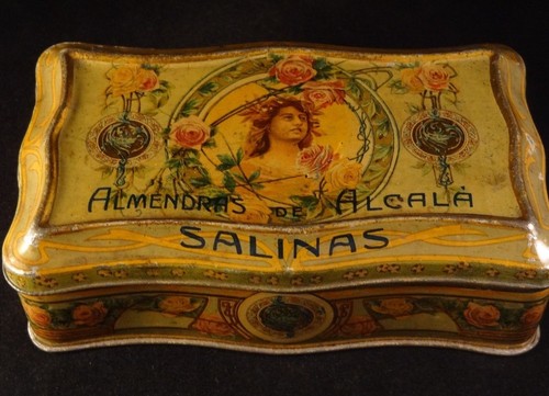 Ancienne boîte publicitaire