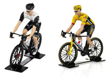 Lot de 2 Figurines Coureurs