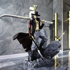 Dracule Mihawk Figure 15 cm