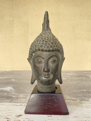 Ancienne tête bouddha - ancienne, en