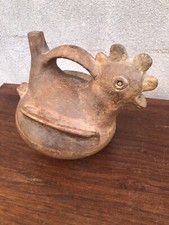 ancienne cruche en terre cuite pré-colombienne Formant Une Poule
