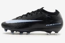 Chaussures de football noires