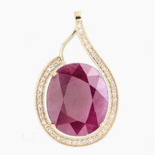 Magnifique pendentif en or massif et rubis imposant de 8.89 Carats 