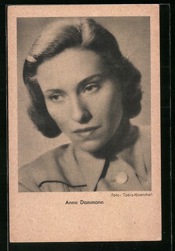 Actrice anna dammann regardant - anna,