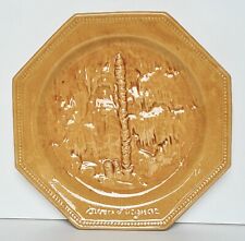 Assiette décorative perlée en faïence de Pichon à Uzès, grotte l´Aven d´Orgnac