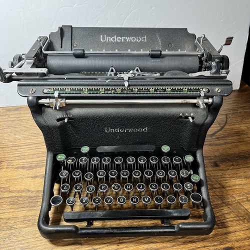 Underwood standard typewriter - standard,