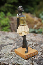 RE0389  FIGURINE STATUETTE