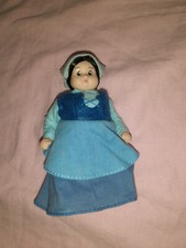 POUPEE DISNEY EN PORCELAINE