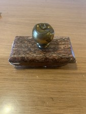 Buvard ancien en granit rouge