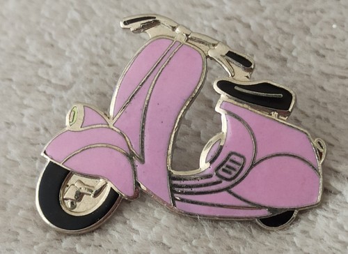 Pins scooter vespa - scooter, rose