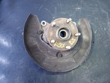 MOYEU DE ROUE AVANT GAUCHE /