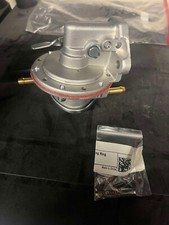 Pompe à essence avec levier