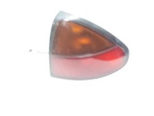 FEU ARRIÈRE DROIT Mazda 323 C (BA13) Hatchback 1.5i 16V (Z501) 1995 B02S51170
