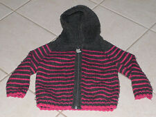 386 - Veste à capuche 3 ans tricotée main grise à rayures roses style marin
