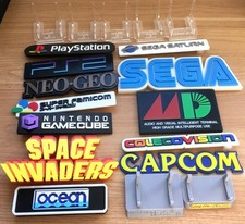 LOT DE 19 PRÉSENTOIRS & ENSEIGNES (IMPRESSION 3D) CONSOLES JEUX VIDÉO RÉTRO