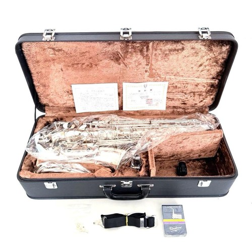 Saxophone alto argent