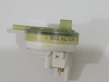 MACHINE A LAVER LADEN EV1047