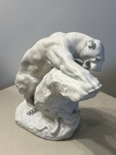 LIMOGES J TEISSONNIERE BISCUIT A FAGOTTO LIONNE OBSERVANT UN SERPENT ART DECO