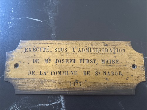 Ancienne plaque commémorative - ancienne,