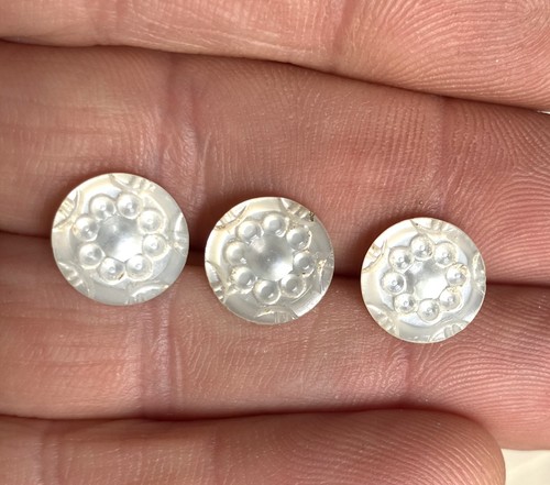 Lot petits boutons - de,