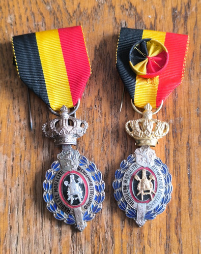 Lot médailles du mérite - lot,