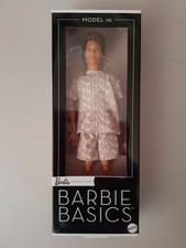 Poupée articulée KEN basics