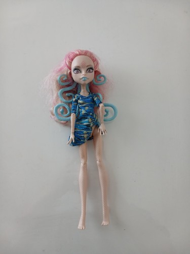Poupée monster high - poupée,