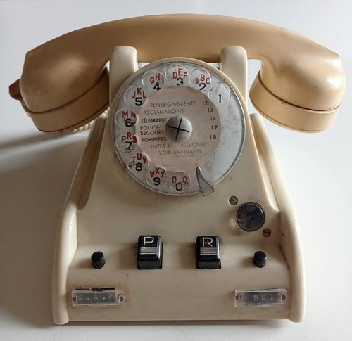 Ancien telephone cadran - telephone, a