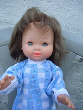 POUPEE  JESMAR BRUNE AUX YEUX