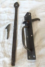Ancien loquet verrou poucier clenche fer forgé. Sans le guide. Serrure targette