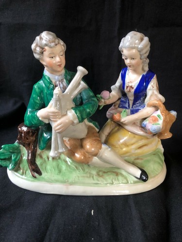 Figurine porcelaine - figurine, en