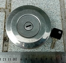 ANCIEN BOUCHON DE RÉSERVOIR