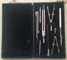 Ancienne boite compas - de,